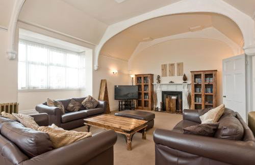 St Peters Court - Photo 2