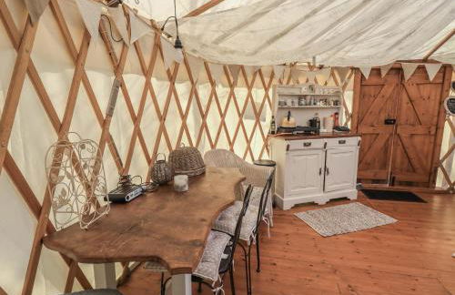 Yewberrie Yurt - Foto 7