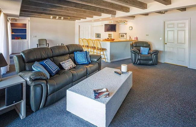 Lakehouse w Private Beach Bar Lg Deck Dock - Photo 27