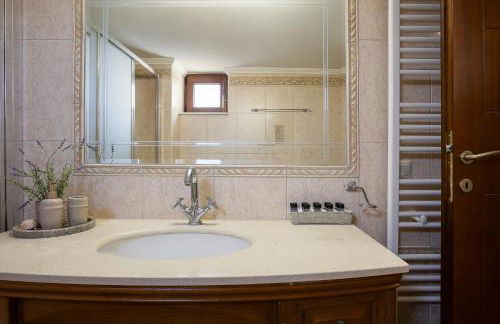 Villa Aris: A Serene Experience, 3BRs, Pool & Bbq - Photo 62