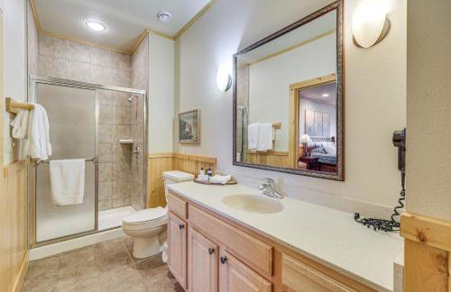 Pool and Lake Access Northern Lakes Retreat! - Foto 14