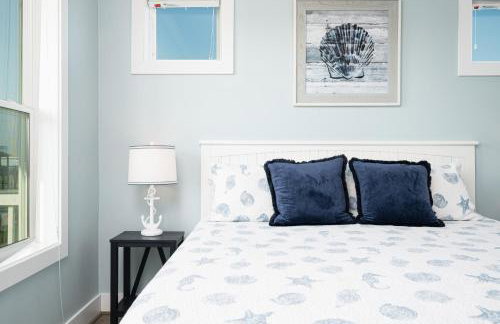 Luxury Beachfront l Sleeps 20, Hot Tub, Pool & Game Room Fun! - Foto 66