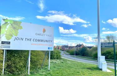 Oakley Vale House and Garden! Free Private Parking, TV, Fully Equipped - Photo 28