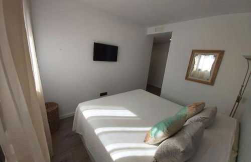 Torre D'Arenas, playa Victoria, piscina y parking - Photo 20