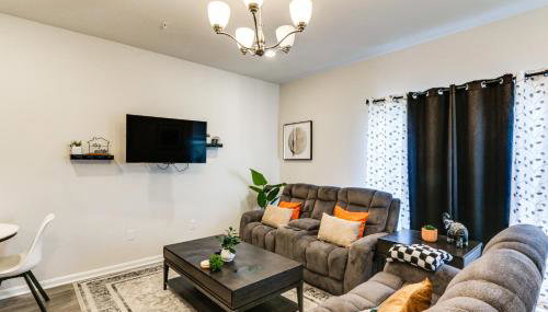 Frederick Townhome with Balcony, Close to Parks! - Foto 2