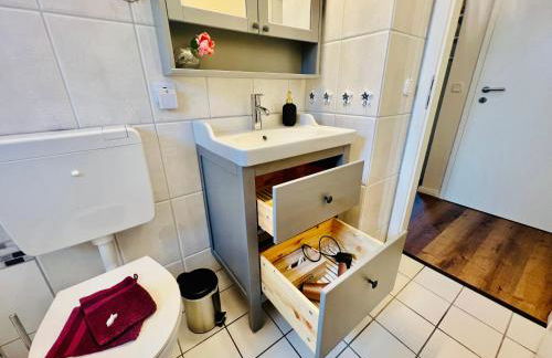 SeeLund - Meeresrauschen lauschen - ruhiges sonniges Apartment mit Garten und Terrasse nahe Strand und Ostsee - Foto 16