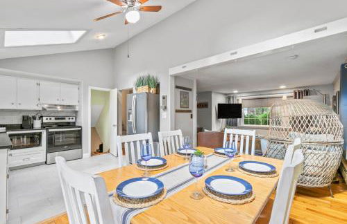 Modern Beach & Pond Getaway in Heart of Cape Cod - Foto 26