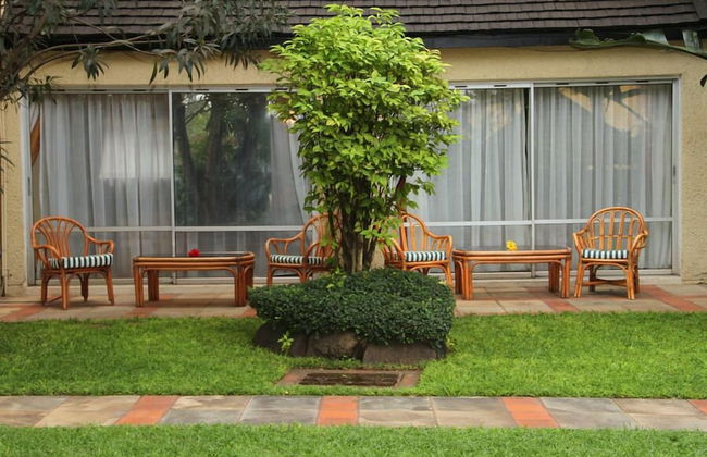 Mimosa Court Apartments - Foto 24