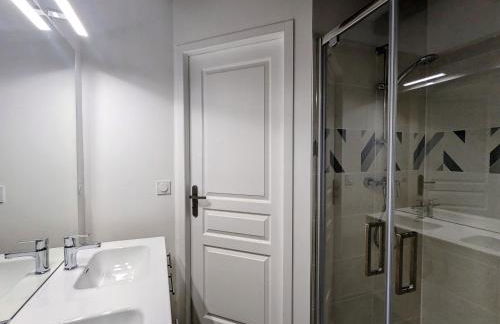 Maison familiale rénovée dans village médiéval - FR-1-591-712 - Foto 14