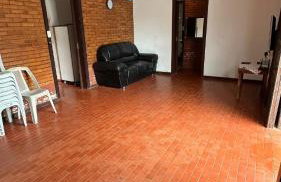 Casa ampla e bem localizada - 1 rua da praia - Foto 4