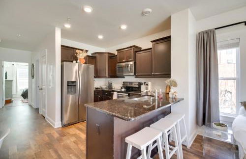 Walkable Lynchburg Condo with Private Balcony - Foto 2