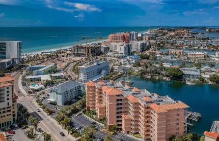 Waterfront Breeze Condo - Photo 36