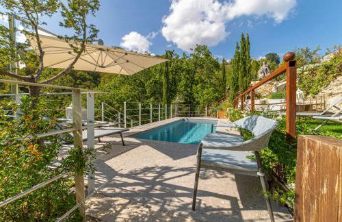 Medieval Tower In Sibillini Mountains Park - Foto 29