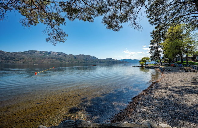 Beautiful Cozy Cabin on Lake Okanagan - Foto 20