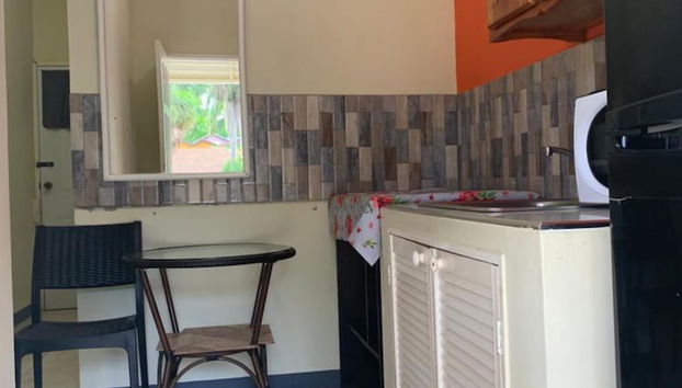 2-bedroom Apt - Enjoy 7 miles of White Sand Beach! 2 Apts by RedAwning - Foto 5, Cocina privada