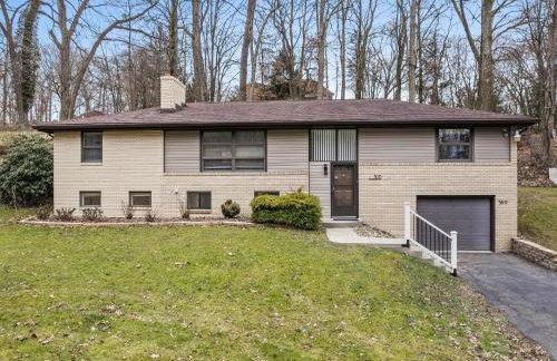 Stylish and Accessible Six Bedroom Home in Wexford/Pittsburg With Kids Amenities - Foto 44