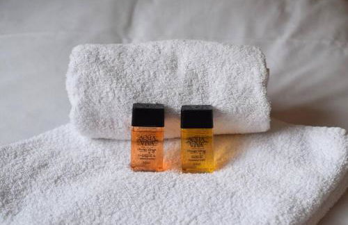 Air Maison - Large Family Home with Pool Table - Photo 35