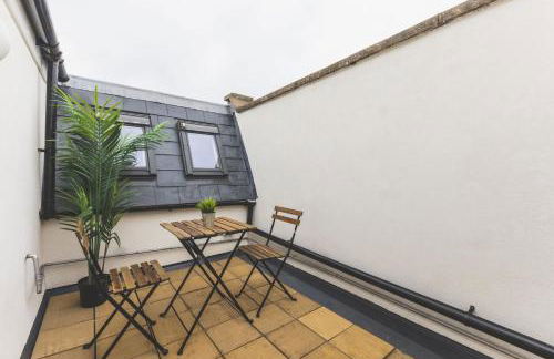 Elegant 1BDR Flat with Private Patio - Foto 24