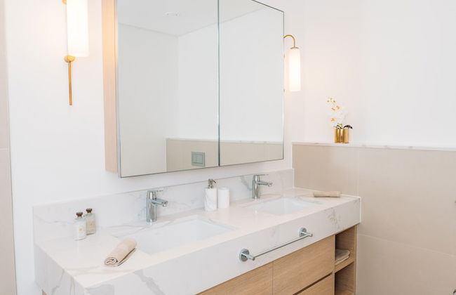 New! Luxurious Stay Dubai Creek Balcony & View - Photo 20