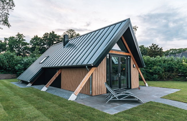 Romantic Wellness Escape - Photo 39