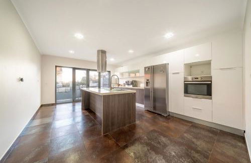 GuestReady - Charming family retreat with pool - Photo 2