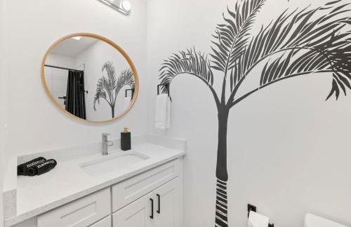 New-Dog Friendly,Hot Tub, Fire-pit, 1 mile to DTWN - Foto 8