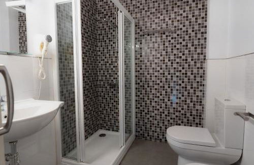 AZZ Sevilla Torre de la Plata Apartamentos - Photo 72