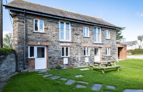 Stable Cottage - Photo 1