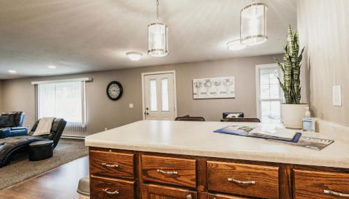 Indoor Hot-Tub! Spacious & Updated MQT Township Home! - Foto 4