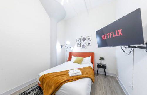 Luxurious 5BR Suite Perfect for Group of 12 guests with Pool table, Optional Parking and Gym Access Near McCormick Place and Soldier Field - Foto 31