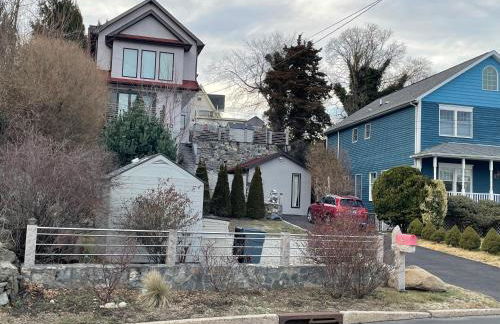 One bedroom with modern kitchen, balcony with water view - Foto 31