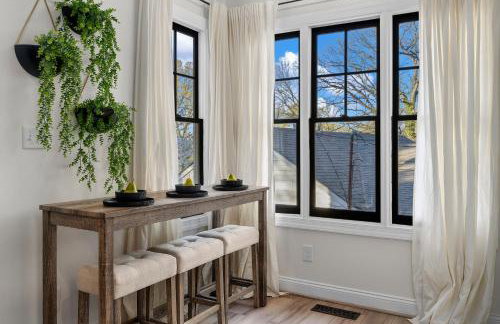 Iris Manor Luxury Modern Stay Near UAB - Photo 26