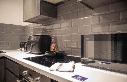 Central Bradford 1 Bed With Super King Bed Workspace WiFi & Netflix - Foto 24