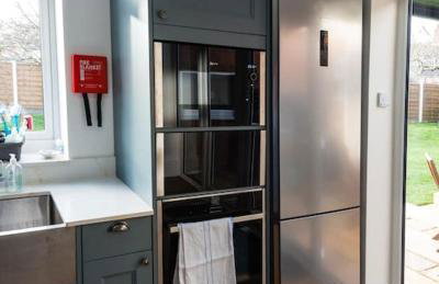 Beachside period family home. 5 BR spacious, comfortable. - Photo 12