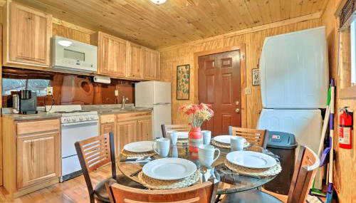 Cozy Creekside Cabin about 24 Mi to Red River! - Foto 2