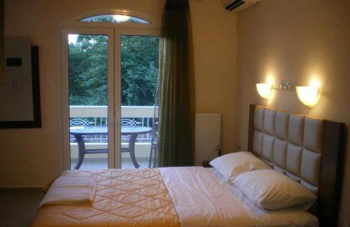 Royal's Studios - Photo 22