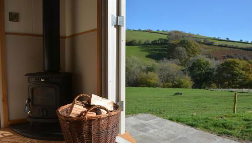 Snug Oak Hut with a view on a Welsh Hill Farm - Foto 5