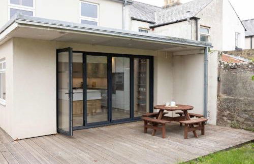 Spacious 4-Bed Near City & Sea - Foto 34