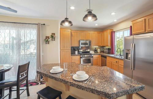 Modern Moreno Valley Oasis with Private Patio - Foto 9