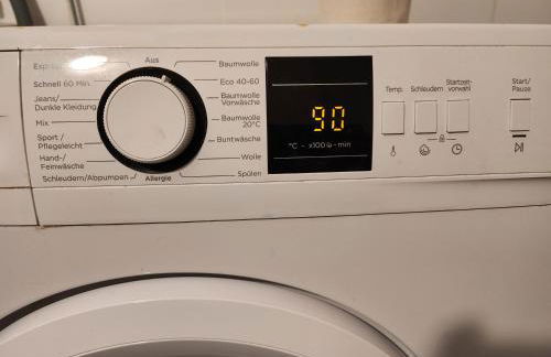 Halle, TOP -PREISE, große 79 qm SD FeWo, EG, wahlweise mit 1- 3 DZ, inklusiv TV Lounge, Küche, Bad WC Einfach und gut, Langzeitmieter VB Preise - Foto 49