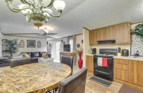 Bonneau Vacation Rental with Private Yard! - Foto 9