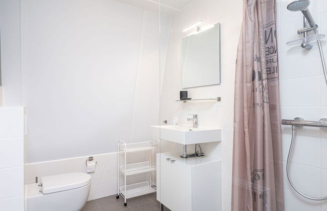 Holiday Home With Private Jetty on Water - Foto 14