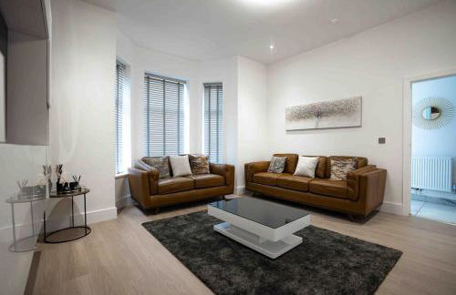 Luxury 6 Bed near city centre with Cinema Room & games room plus 5 bathrooms - Foto 7