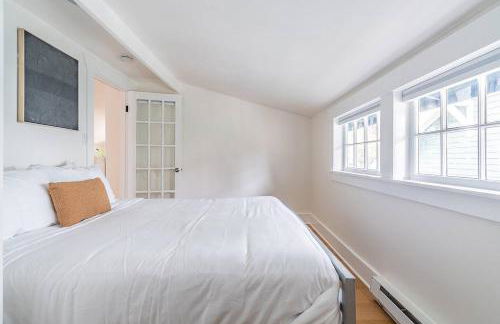 Quintessential Queen Anne charmer w 7Beds4Baths - Foto 25