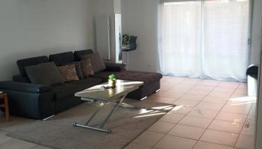 Studios dans une résidence sécurisée et calme avec place de parking - Foto 2