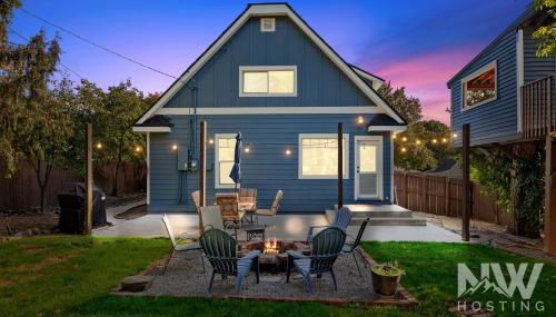 Cozy Farmhouse w Treehouse Fire Pit 1 Mile to Beach Close to Skiing Adventures 1226 - Photo 2