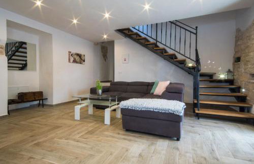 Villa Milena, a Rustic Summer Haven with Pool, Pets Welcome! - Foto 13