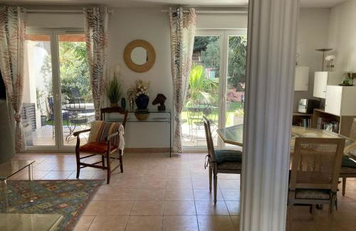 Villa climatisée calme avec piscine partagée Saint AYGULF/FREJUS - Foto 12