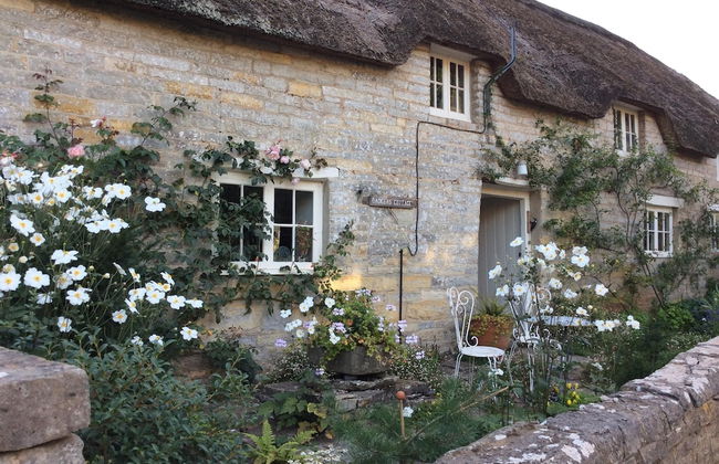 15th Century 3 Bedroom Cottage & Delightful Garden - Photo 1