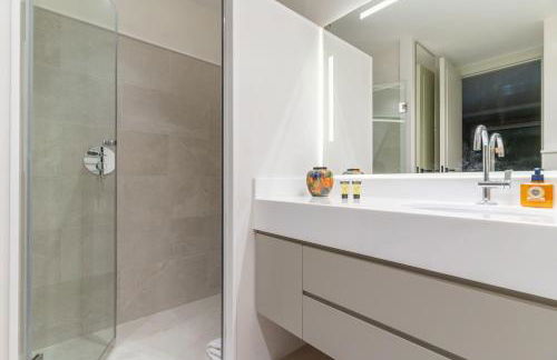 Amazing Apt with views to Colón-2Bdr 2Bths - Photo 57